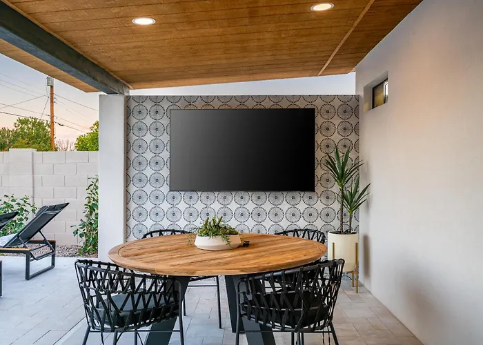 Beautifully Designed W Pool For Families And Groups Holiday home Scottsdale