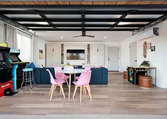 Beautifully Designed W Pool For Families And Groups Holiday home Scottsdale