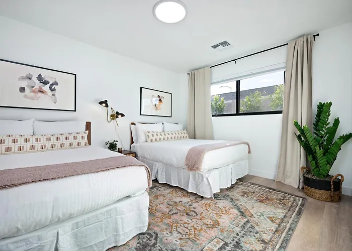 Beautifully Designed W Pool For Families And Groups Holiday home Scottsdale