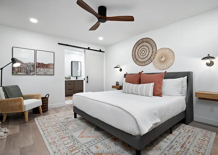 Beautifully Designed W Pool For Families And Groups Scottsdale