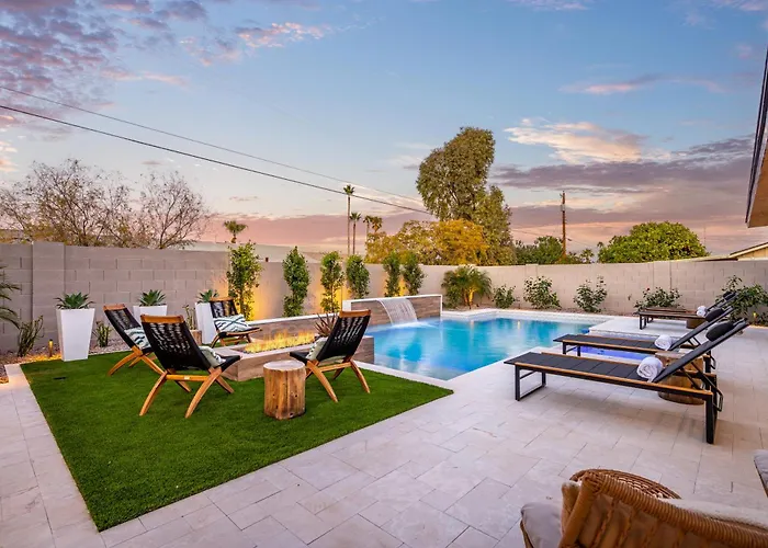Beautifully Designed W Pool For Families And Groups Holiday home *