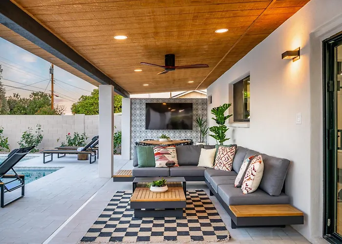Holiday home Beautifully Designed W Pool For Families And Groups